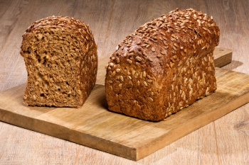 Grof volkoren zonnepit brood